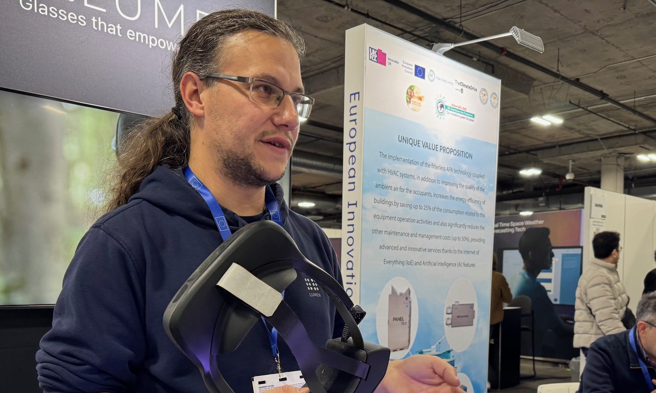 Romanian startup .lumen develops innovative glasses using self-driving technology and haptic guidance.